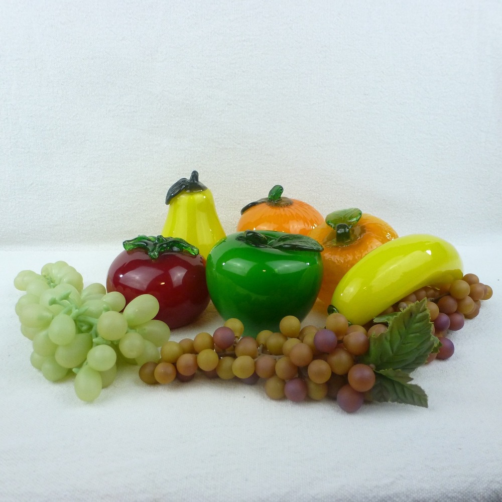 Vintage Hand Blown Glass Fruit Set 6pc with 3 Plastic Grape Bunches Mixed Lot